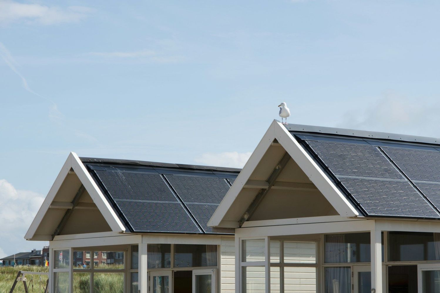 PHOTOVOLTAÏQUE RÉSIDENTIEL — Installation adaptée pour produire une énergie verte, réduire les coûts énergétiques et valoriser l’habitation grâce à des panneaux performants.